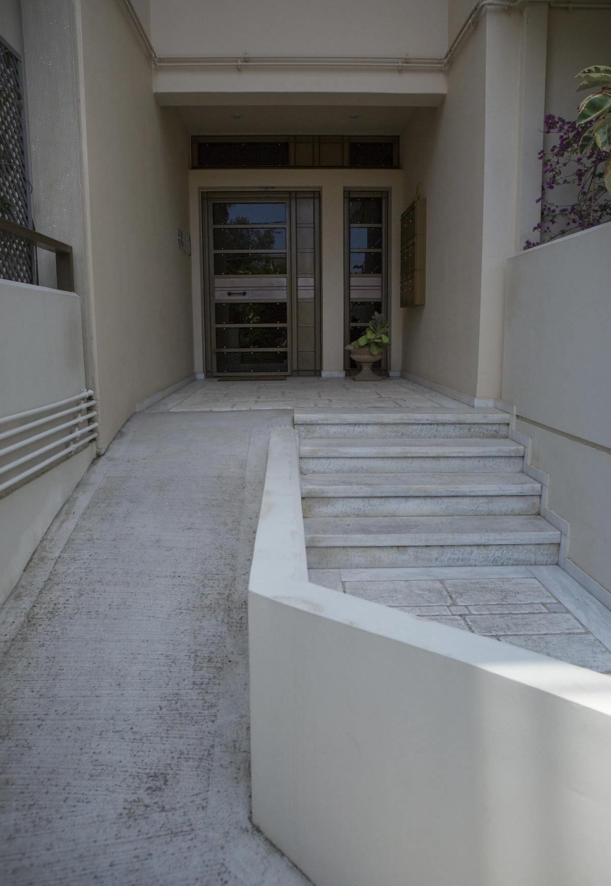 Οδοντιατρική Κλινική με πρόσβαση σε ΑΜΕΑ