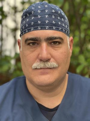Γιώργος Μανιώτης Ορθοδοντικός